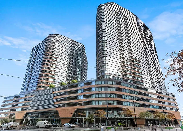 Complete Host Collins St Apartments