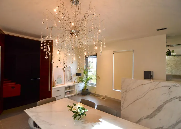 Luxury Stay In Premium Penhouse