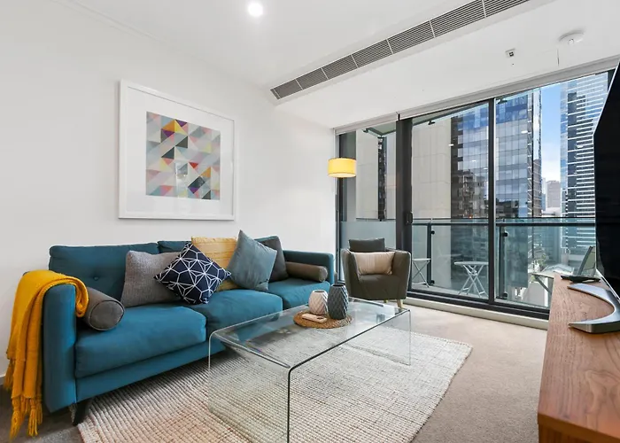 Central Southbank Apt W Balcony, Pool & Parking
