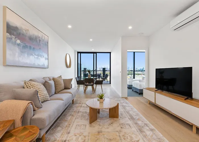 Breathtaking City & River Views Huge Balcony!