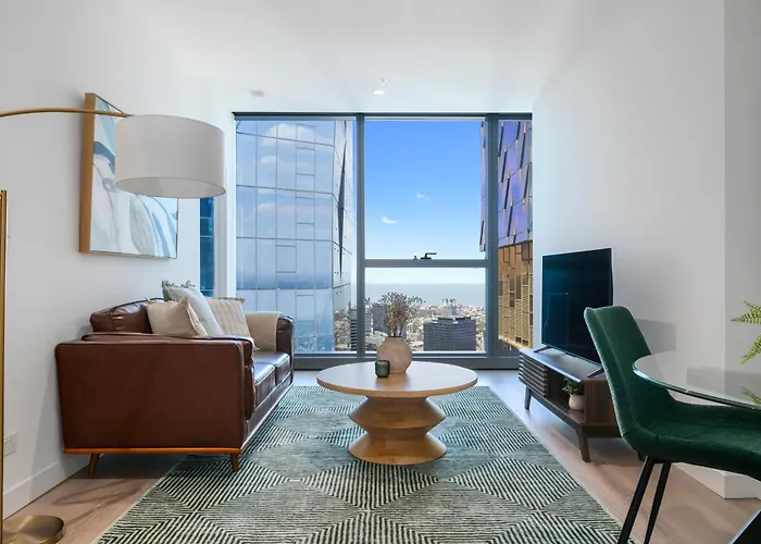 Bay And River Views Apt In Best Location With Pool