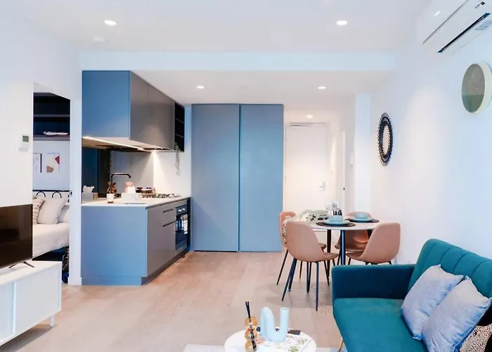 Elegant High Rise 2 Bed Apt Near Melb Cbd Rmit