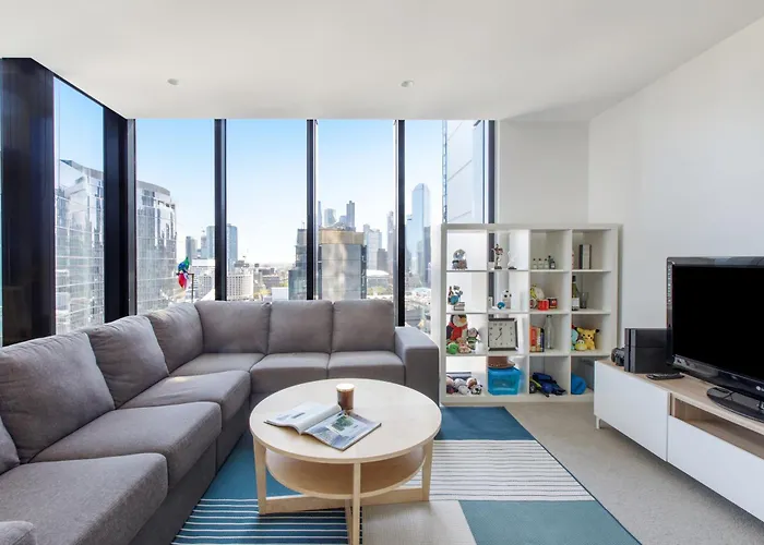 Modern Nomads Spacious Modern 2Br Urban Retreat With View