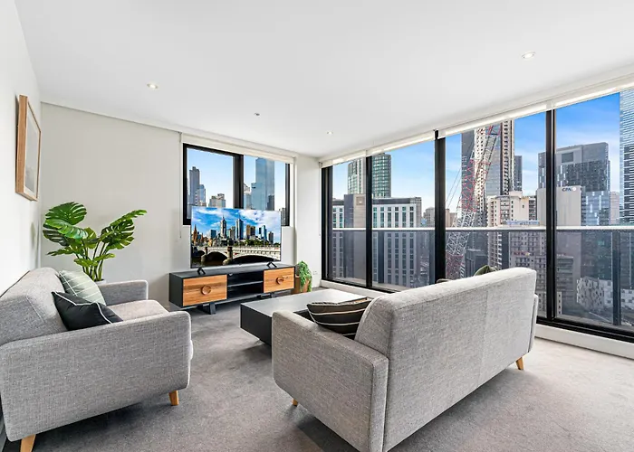Pristine 2-Bed Unit With Beautiful City Landscape