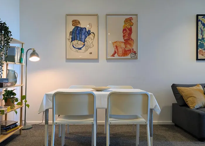 Central Cbd Apartment With Free Onsite Parking