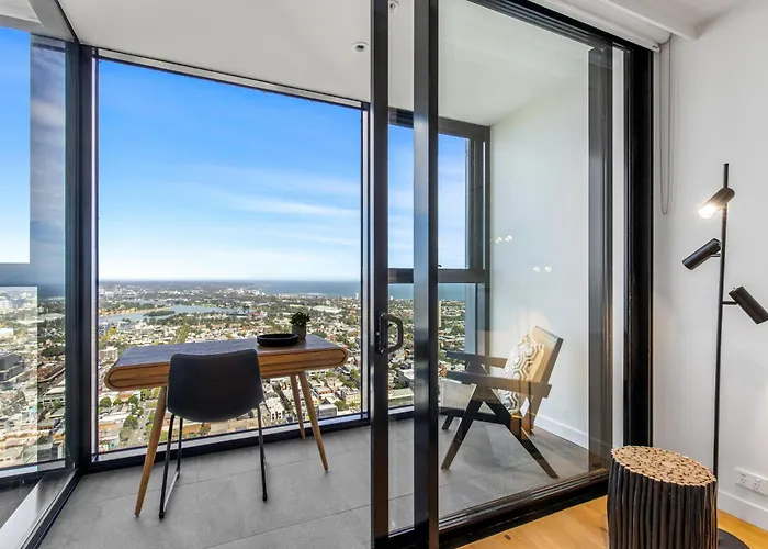 Modern 1-Bed In Hip Southbank With Pool & Gym