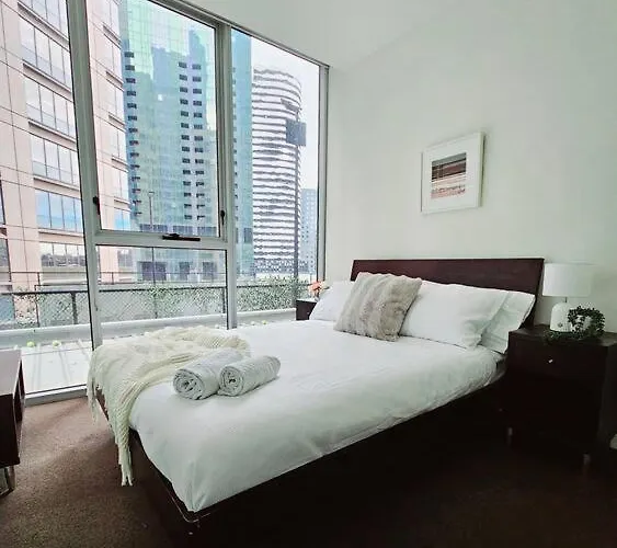 2Bd Melbourne Apt Near Vic Market
