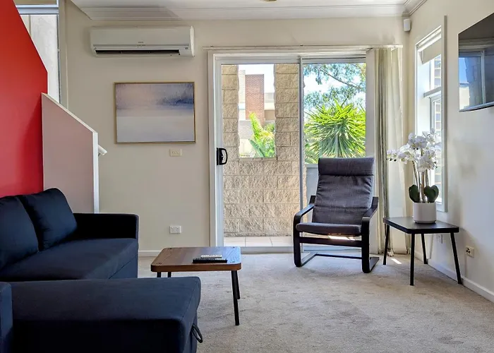 Retreat Townhouse Pentridge Village