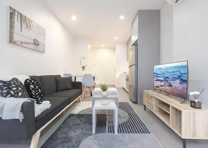 Elevated Style 1Br In The Heart Of Mel With Study