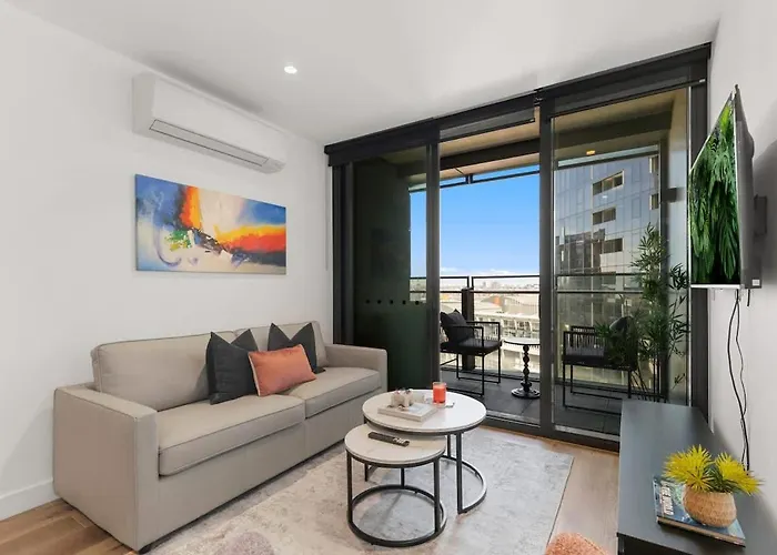 Modern Docklands - Vibrant City Stay