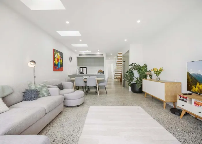 Peaceful Retreat With Backyard In Brunswick East