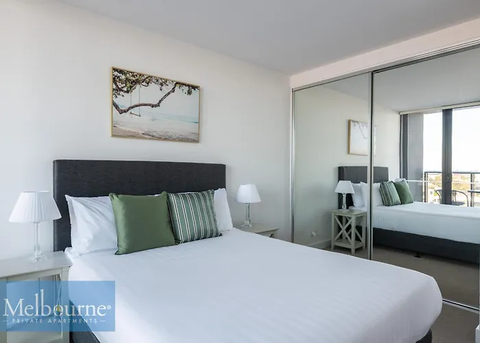 Melbourne Private Apartments - Collins Wharf Waterfront, Docklands