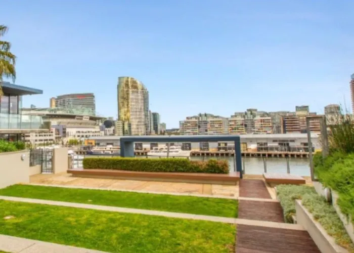 Docklands Cosy 1-Bedroom Apartment With Wifi, Gym, Pool & Garden Terrace.
