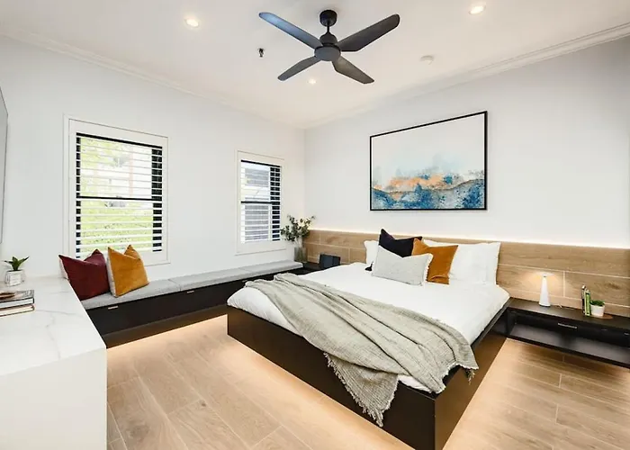 The Copper Bourke, 1 Br