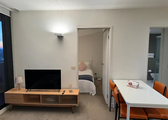 L2908 Sea View Central Apartment Gym Pool
