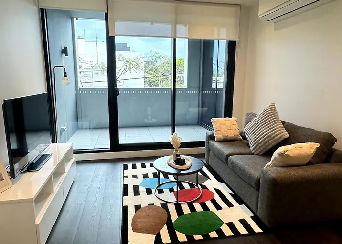 Beauty 2Bed Apt Parking West Mel