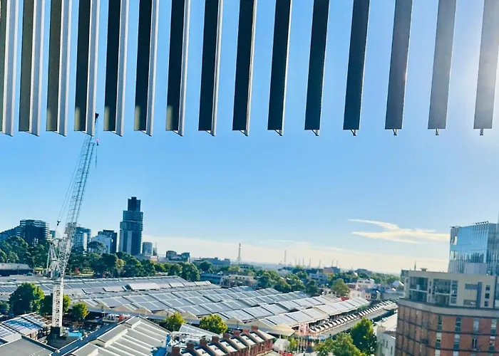 Premium Melbourne Apartments With Balcony And Free Tram Access