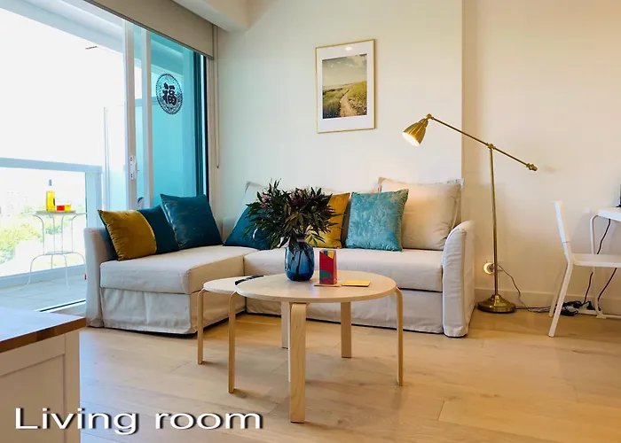 Two Bedroom Apartment In North Melbourne With Parking