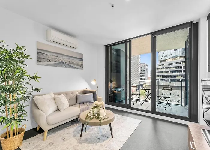 Modern 2 King Bed Street View Next To Southern Cross With Gym, Swimming Pool, Bbq And Sauna