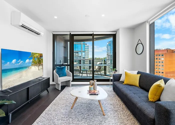 The Oasis - Brand New 2Bedroom Apt With Parking, Heated Pool And Gym
