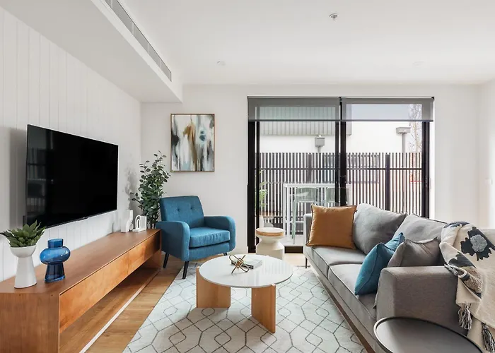 Docker Street Apartments By Urban Rest