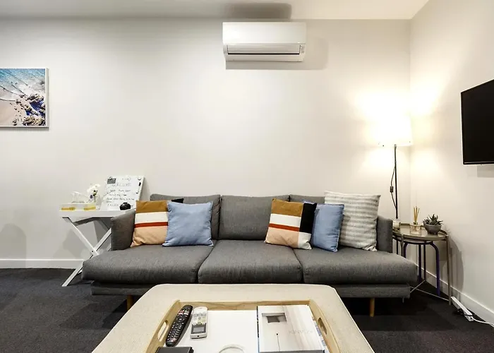 Prime Hub On Bourke W City Views! Near Chinatown!