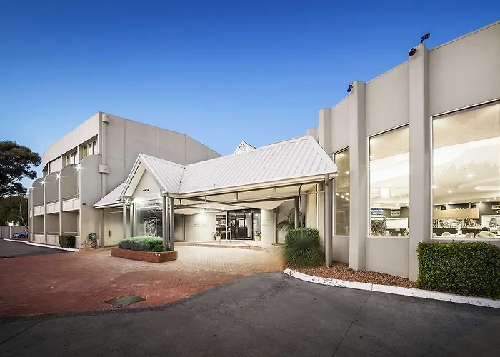 Ciloms Airport Lodge