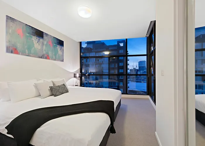 Premier Stays Melbourne