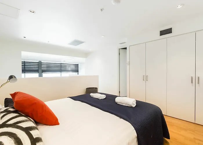 Evan, 1Bdr Southbank Apartment