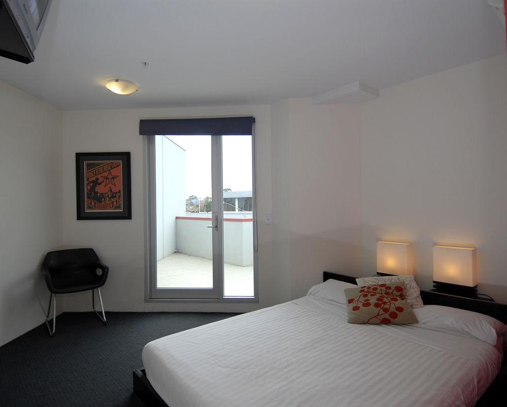 Nomads St Kilda Hostel