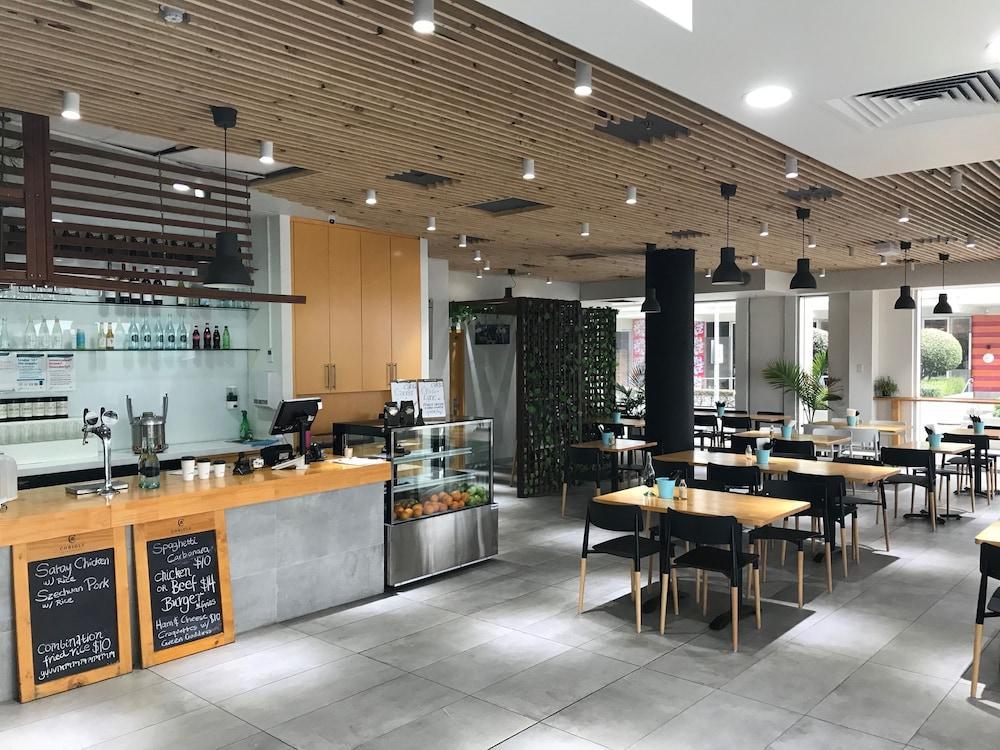 Domain - New Quay Docklands Apartment