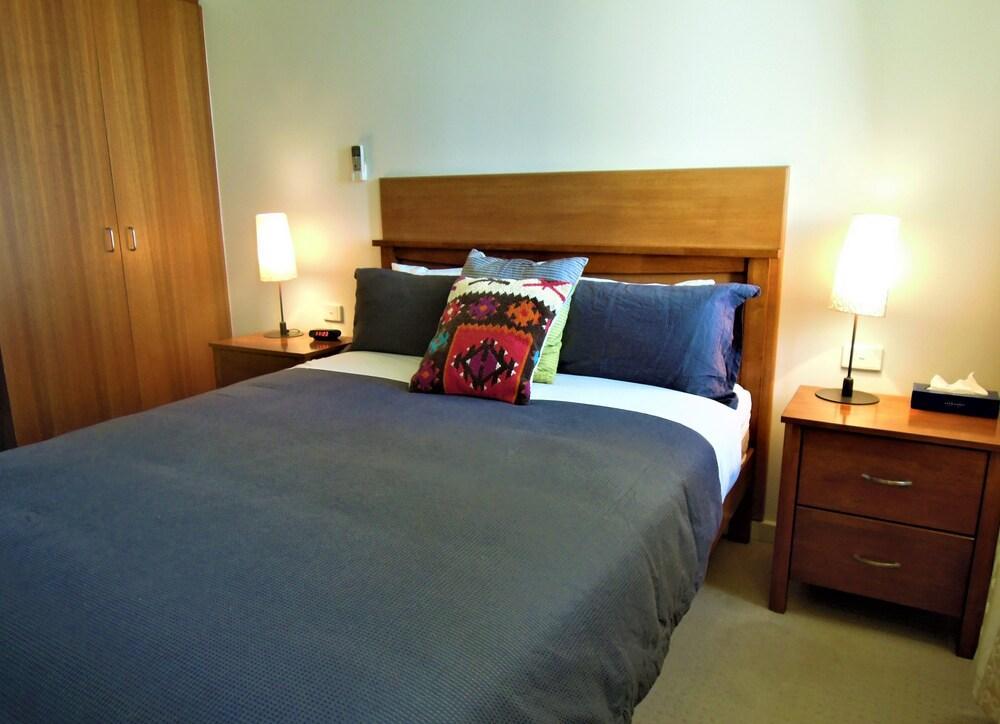Plough Hotel Melbourne
