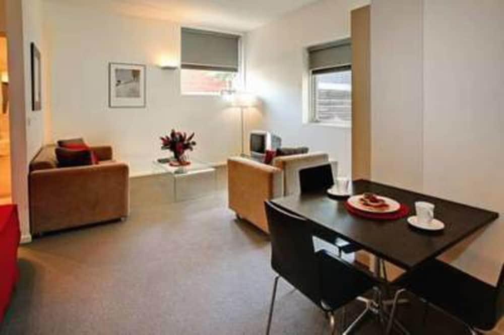 Plum Serviced North Aparthotel