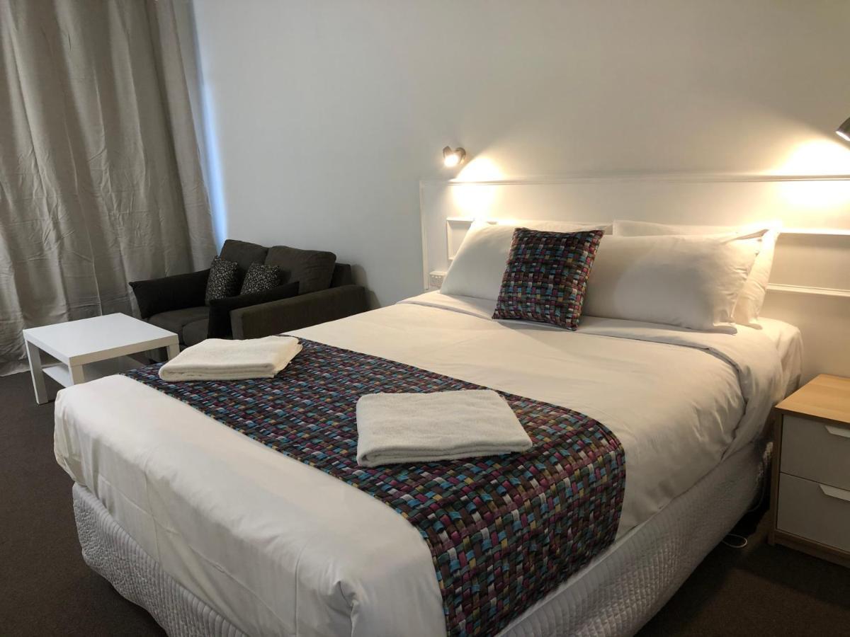 Parkside 3* Melbourne