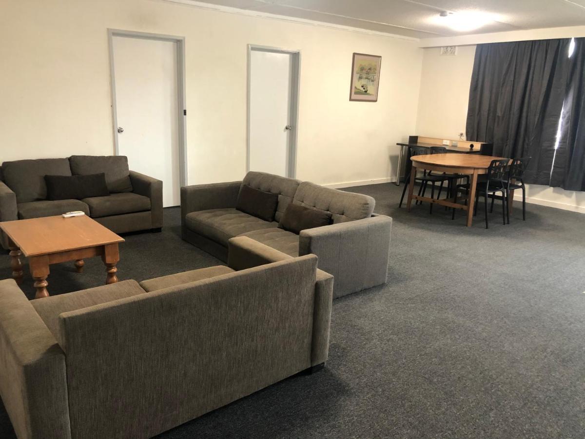 Parkside Motel 3*