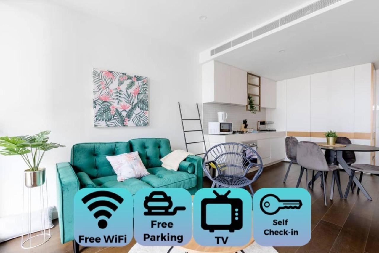 Perfect Location 2 Bdrs Apartment@glen Waverley Apartment