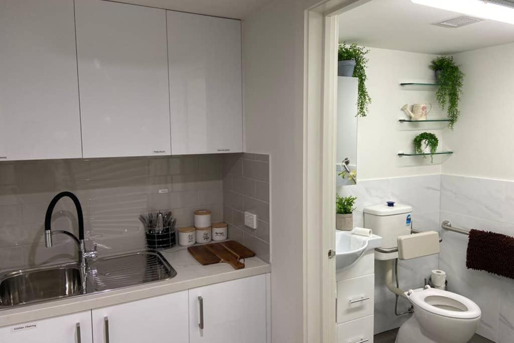 10a Brunswick Living Close To And Cbd Free Wifi Tram At Doorstep Apartment