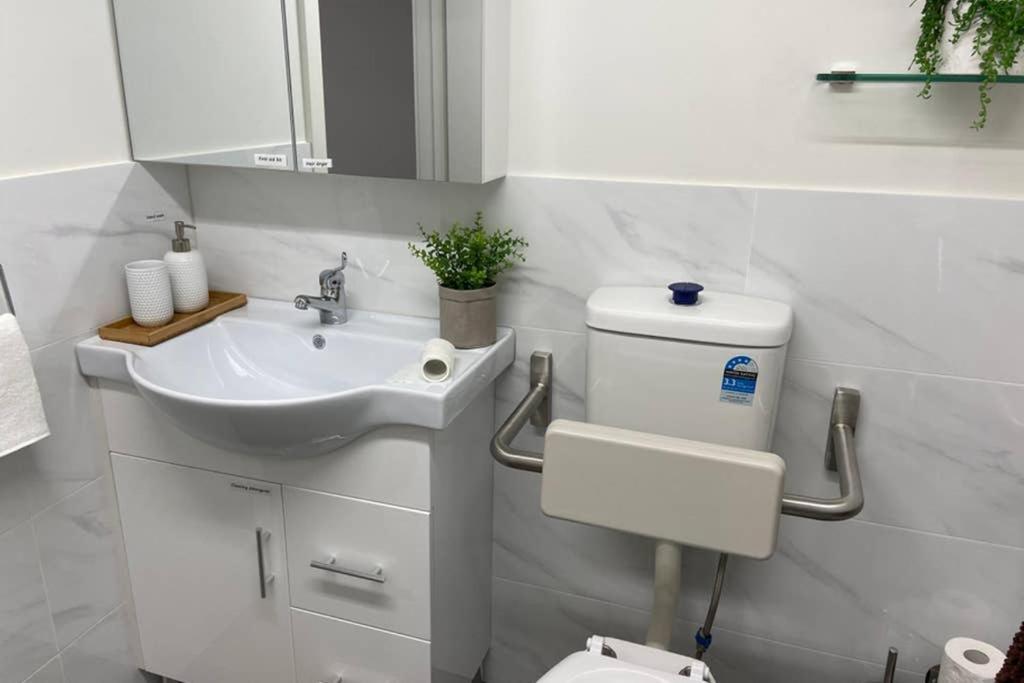 10a Brunswick Living Close To And Cbd Free Wifi Tram At Doorstep Apartment *
