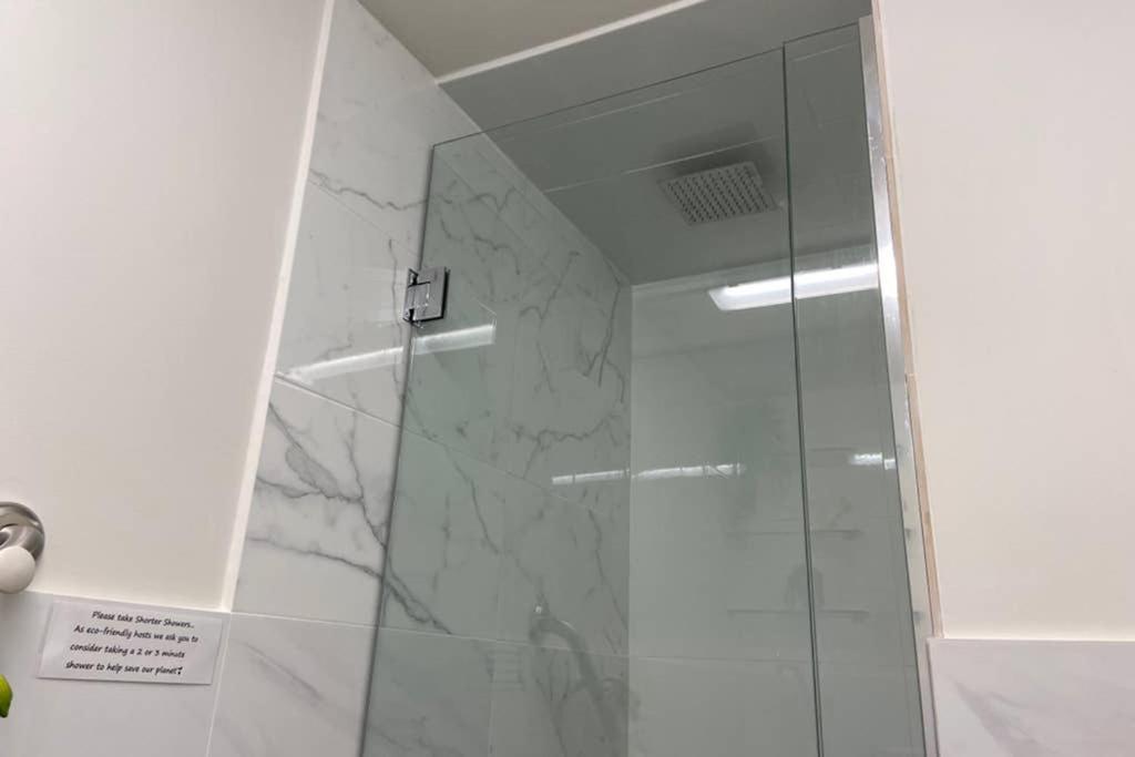 10a Brunswick Living Close To And Cbd Free Wifi Tram At Doorstep Apartment Melbourne