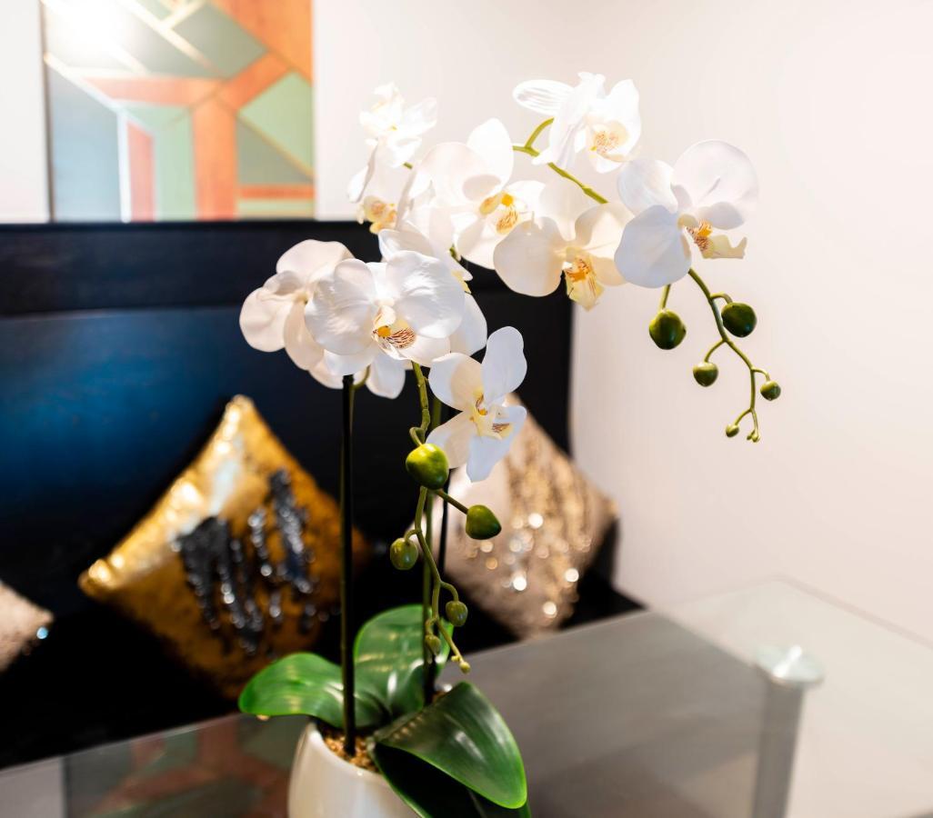 Apartment Skyline Serviced Central Best Location,open Balcony&parking Melbourne