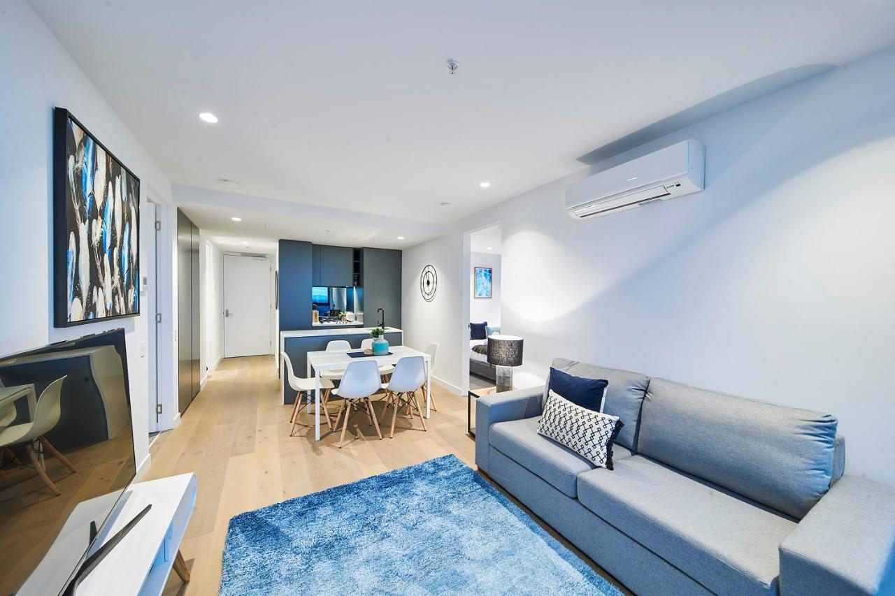 Mega Style Victoria One Apartment