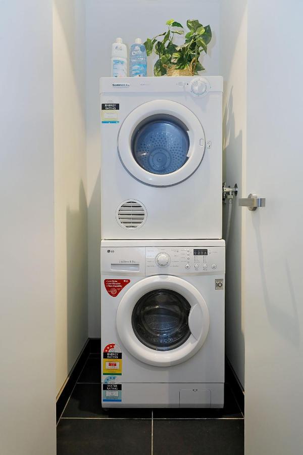 Skyline Serviced Central Best Location,open Balcony&parking Melbourne