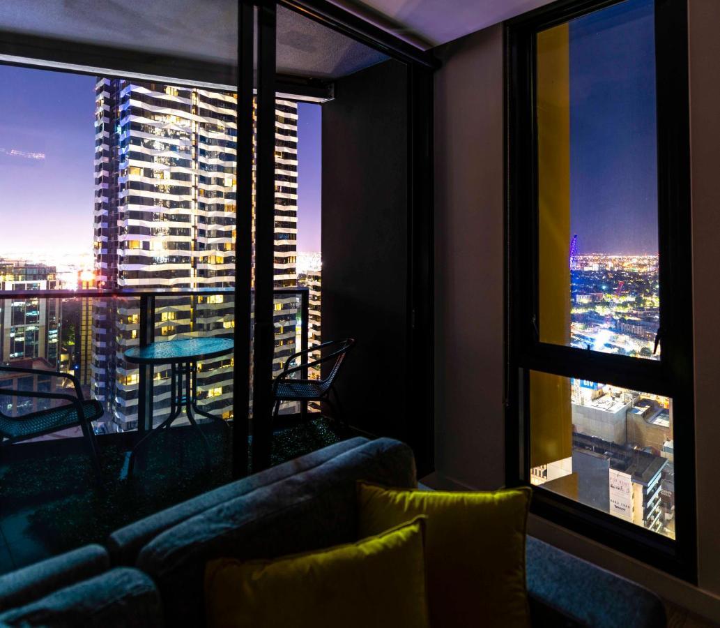 Skyline Serviced Central Best Location,open Balcony&parking Apartment