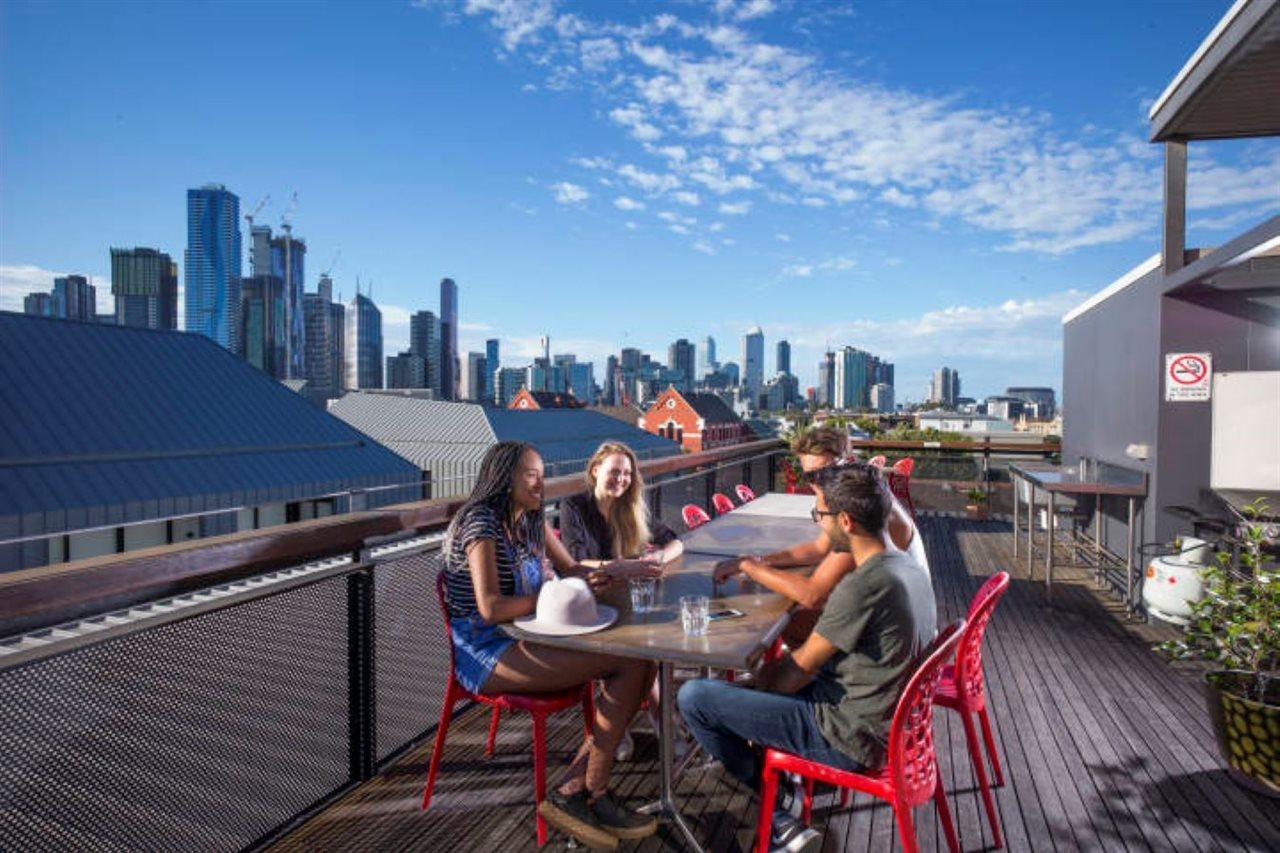 Metro Yha * Melbourne
