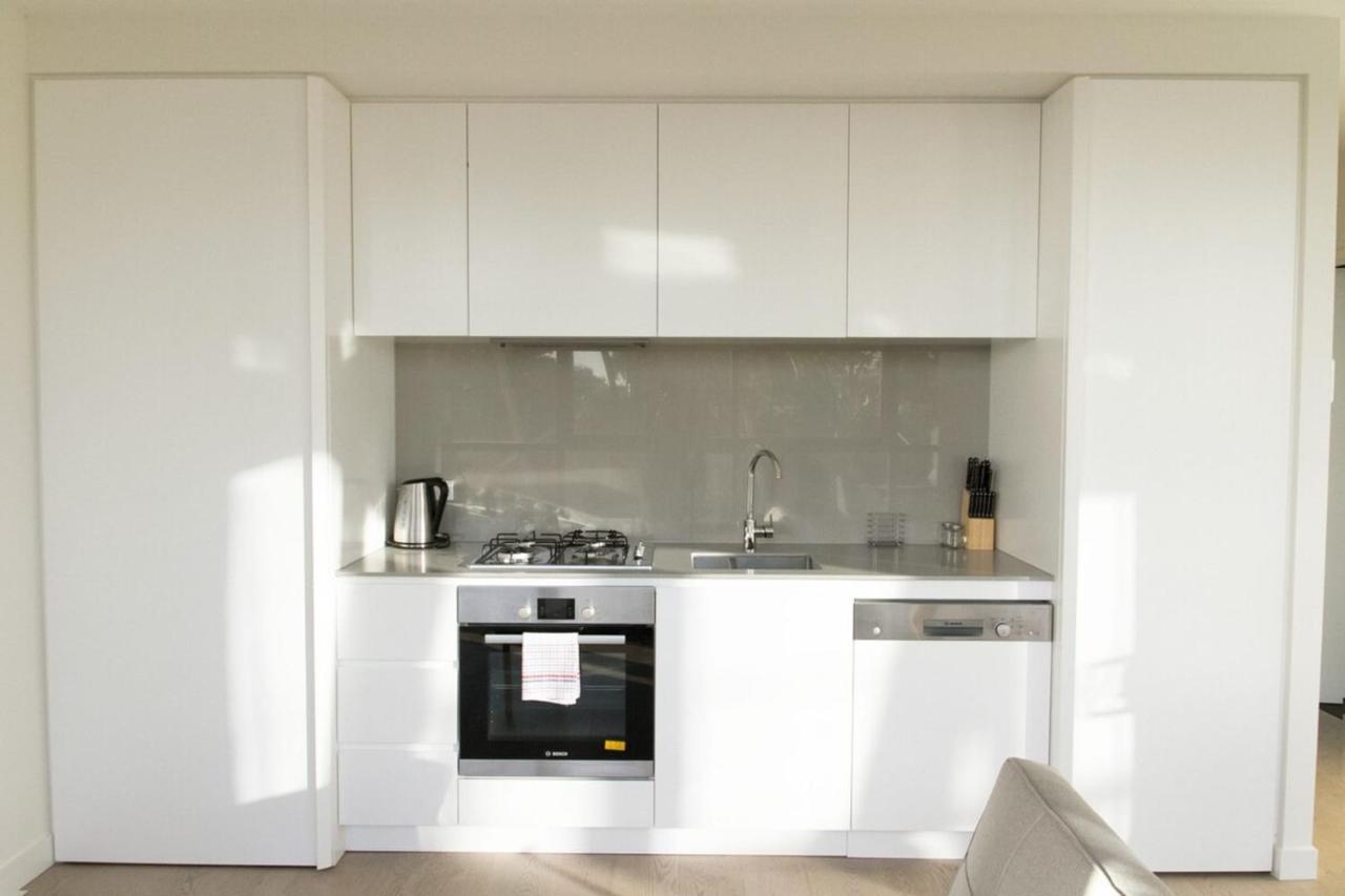 Brand New 1 Bedroom In South Apartment Melbourne