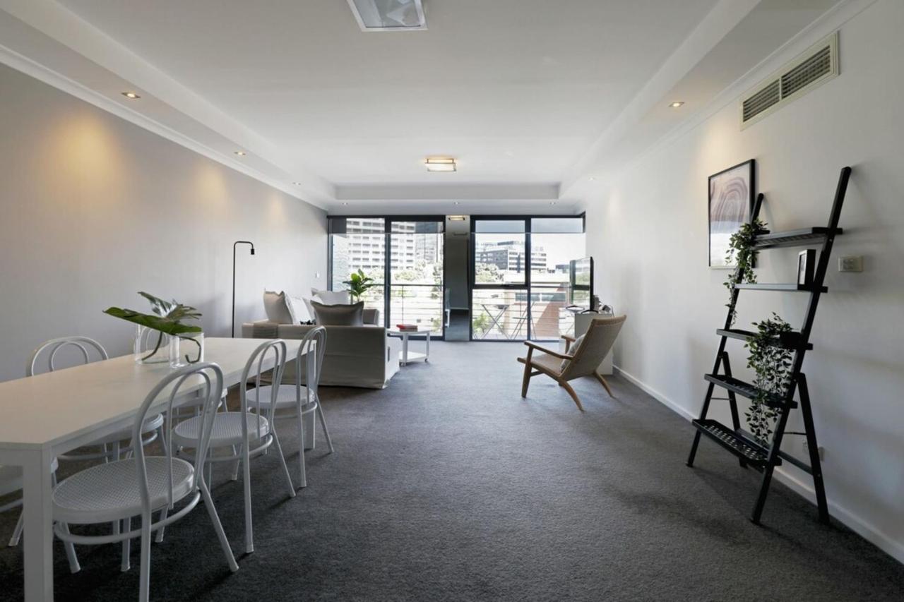 Apartment Extra Large 2 Bedroom In Melbournes Southbank