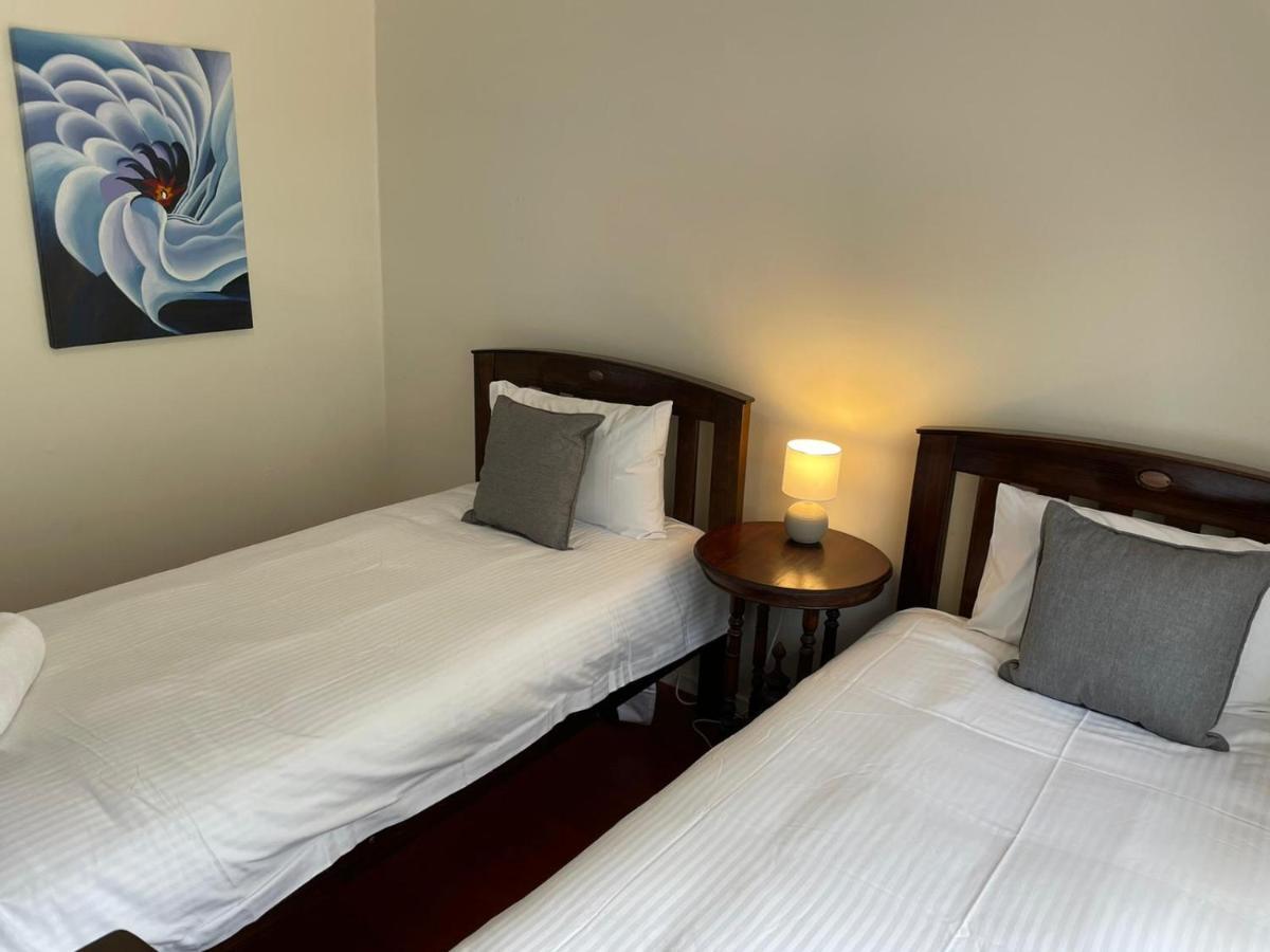 Holiday home 3 Bedroom Family House Close To Airport Melbourne