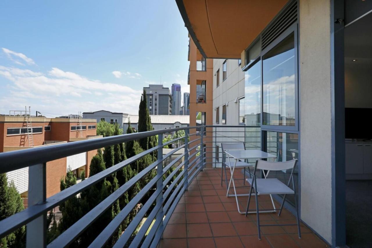 Extra Large 2 Bedroom In Melbournes Southbank *