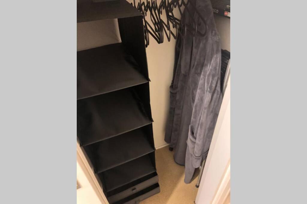 East City Studio - Amazing Location & Sunny Charm Apartment *