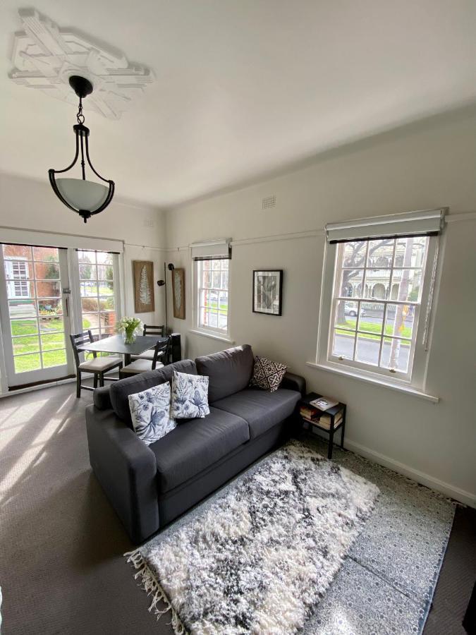 East City Studio - Amazing Location & Sunny Charm Apartment Melbourne